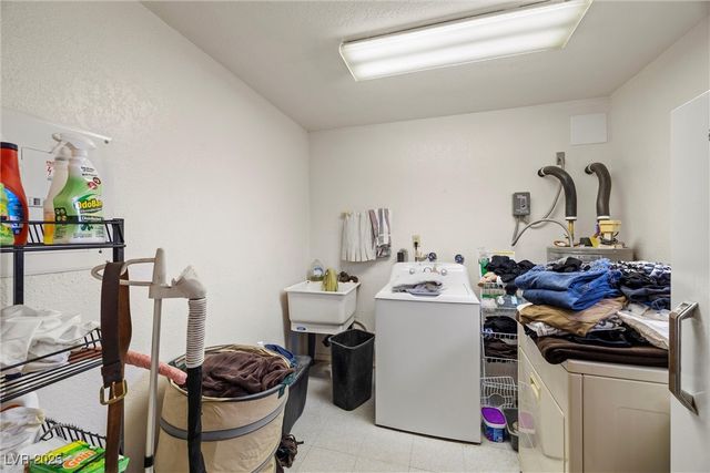 1160 Huracan Street, Pahrump, NV 89048