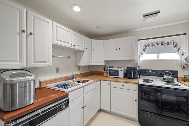 1160 Huracan Street, Pahrump, NV 89048