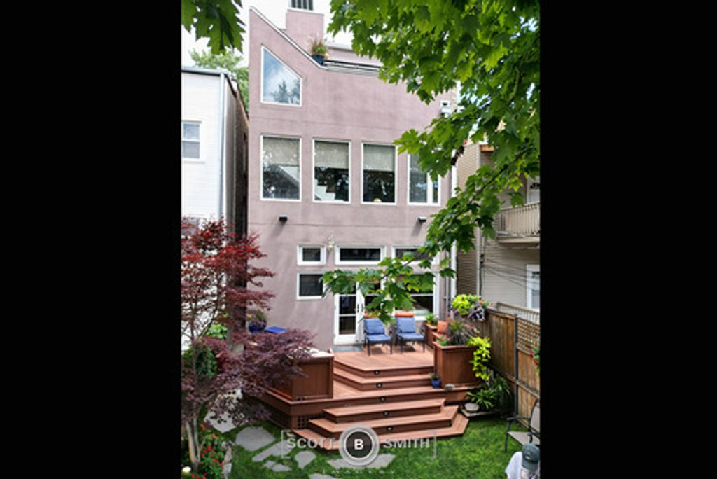 Image 12 of property listing at 1933 W Potomac Avenue, Chicago, IL 60622