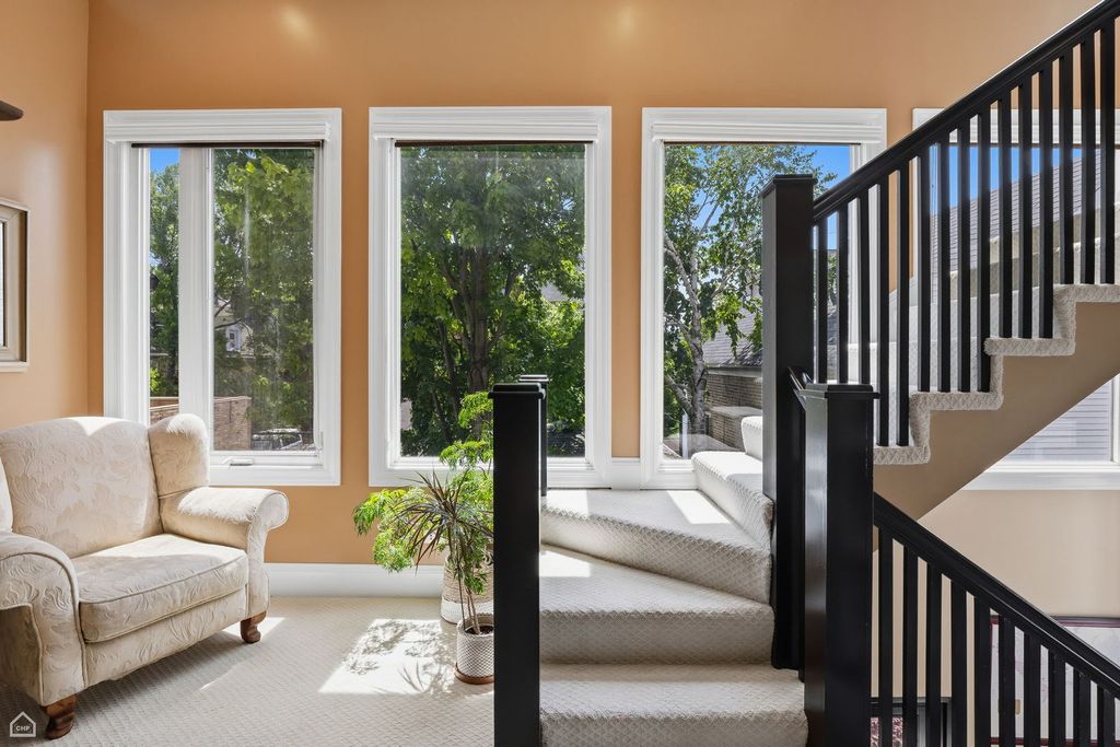 Image 13 of property listing at 1933 W Potomac Avenue, Chicago, IL 60622