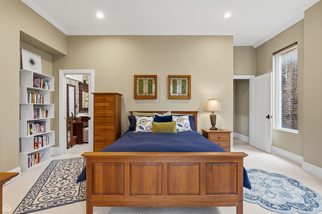 Image 14 of property listing at 1933 W Potomac Avenue, Chicago, IL 60622