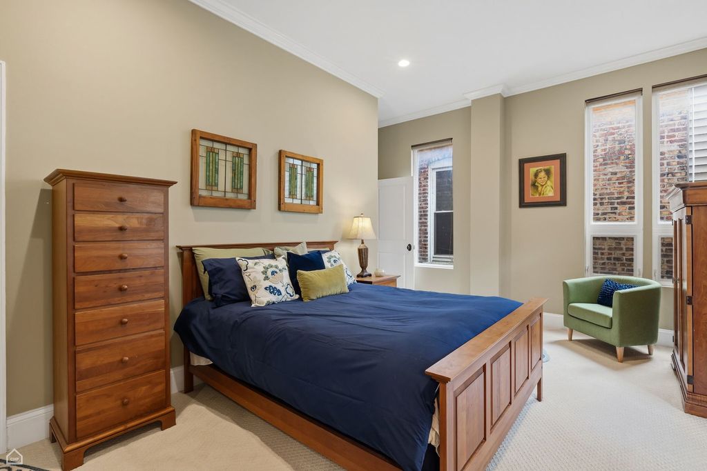 Image 15 of property listing at 1933 W Potomac Avenue, Chicago, IL 60622