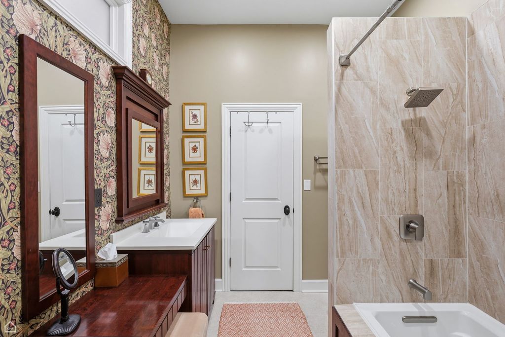 Image 17 of property listing at 1933 W Potomac Avenue, Chicago, IL 60622