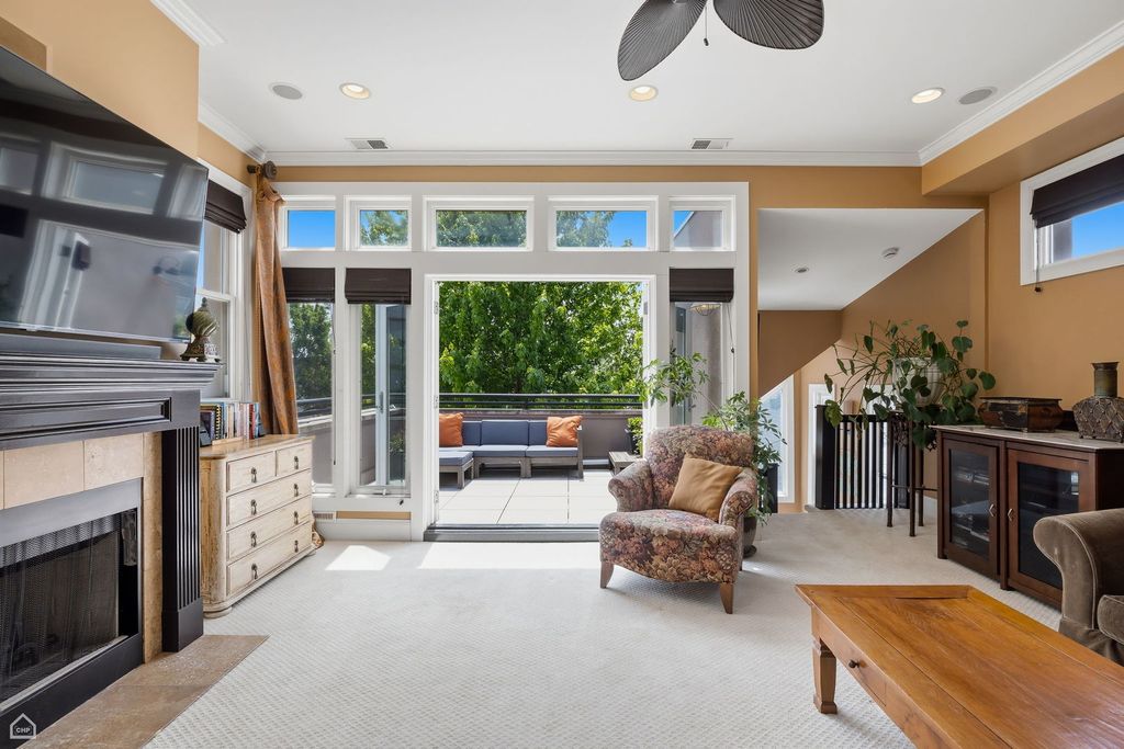Image 27 of property listing at 1933 W Potomac Avenue, Chicago, IL 60622
