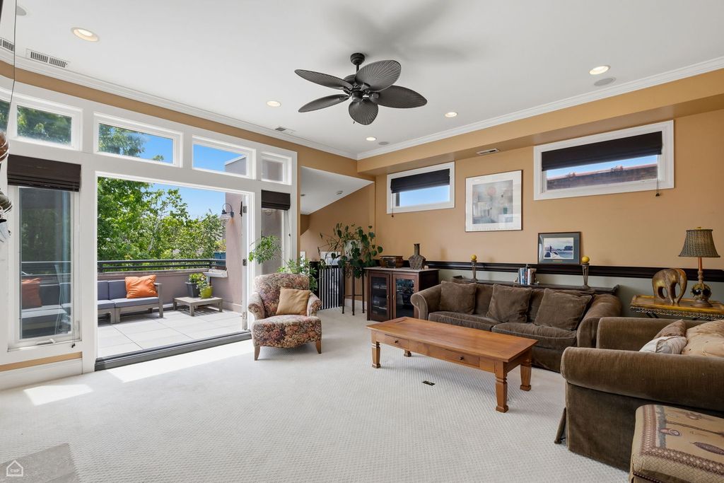 Image 28 of property listing at 1933 W Potomac Avenue, Chicago, IL 60622