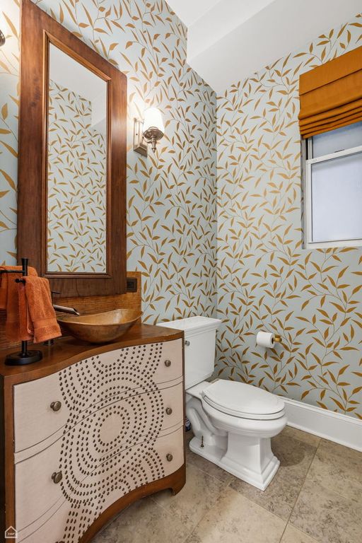 Image 5 of property listing at 1933 W Potomac Avenue, Chicago, IL 60622