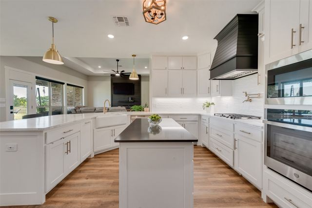 1044 Encino Court, Wills Point, TX 75169