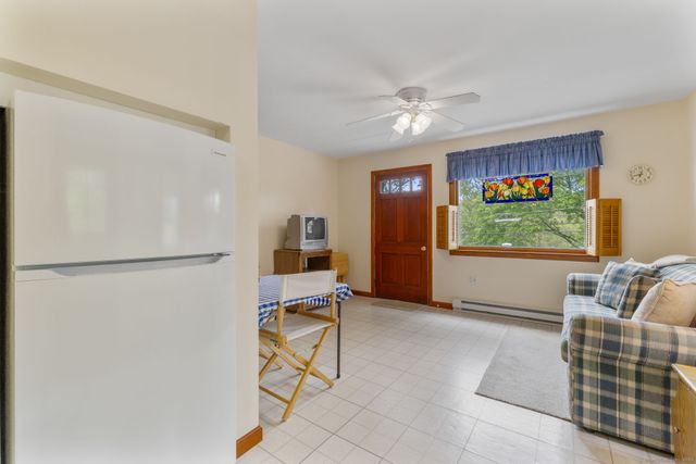 17 Glimmer Glen, East Haddam, CT 06415