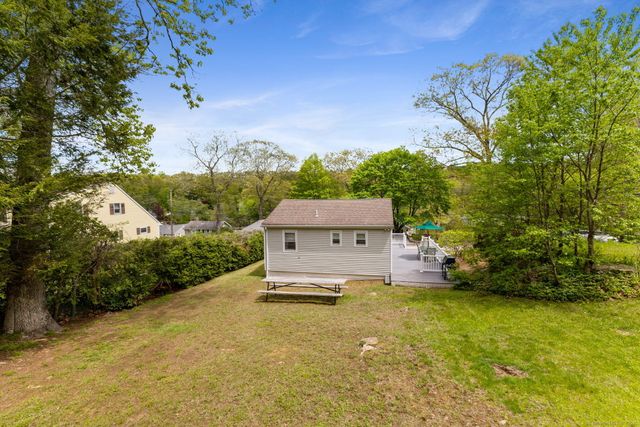 17 Glimmer Glen, East Haddam, CT 06415
