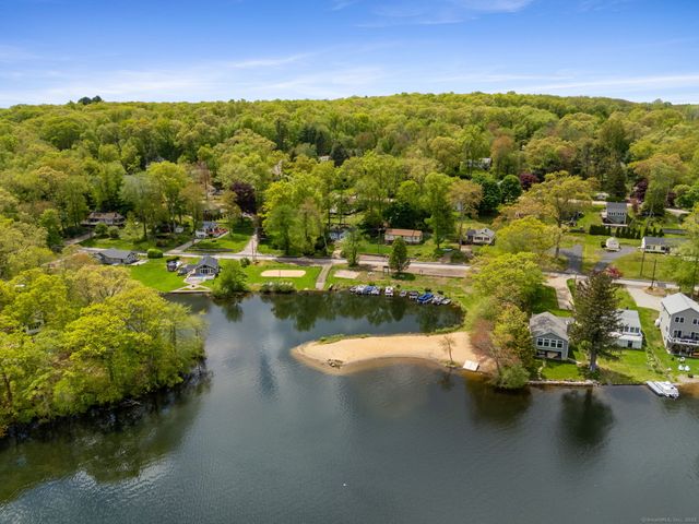 17 Glimmer Glen, East Haddam, CT 06415