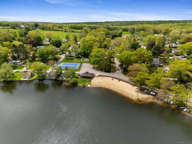 17 Glimmer Glen, East Haddam, CT 06415