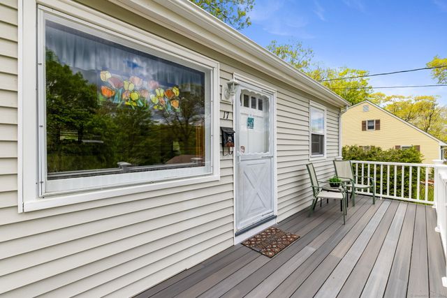 17 Glimmer Glen, East Haddam, CT 06415