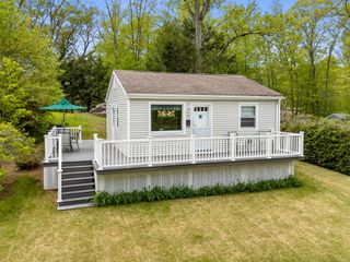 17 Glimmer Glen, East Haddam, CT 06415