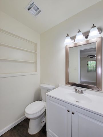 7426 Navasota Street, Houston, TX 77016
