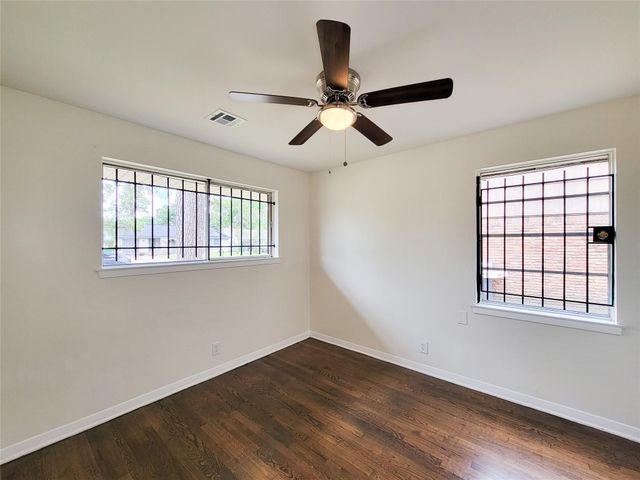 7426 Navasota Street, Houston, TX 77016