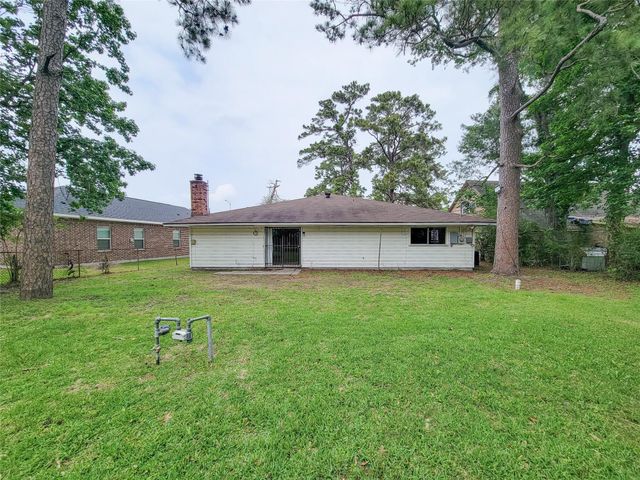 7426 Navasota Street, Houston, TX 77016