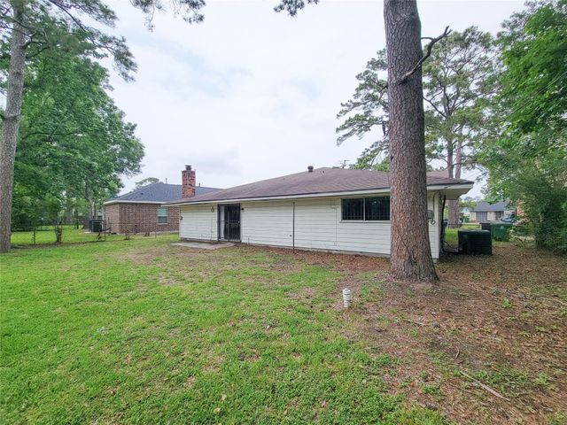 7426 Navasota Street, Houston, TX 77016