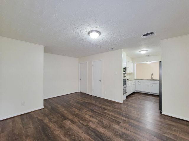 7426 Navasota Street, Houston, TX 77016