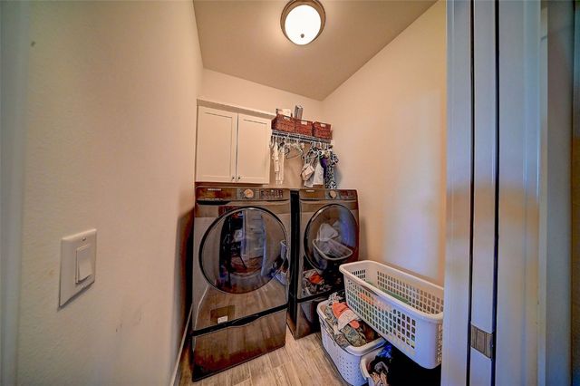 1005 Iris Avenue, Tiffin, IA 52340