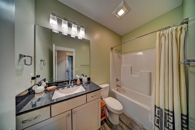 1005 Iris Avenue, Tiffin, IA 52340