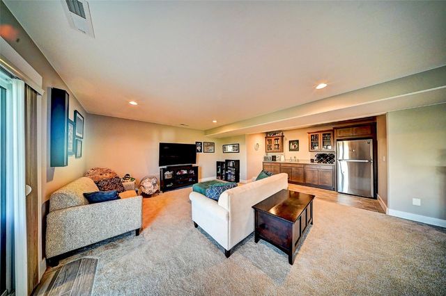 1005 Iris Avenue, Tiffin, IA 52340