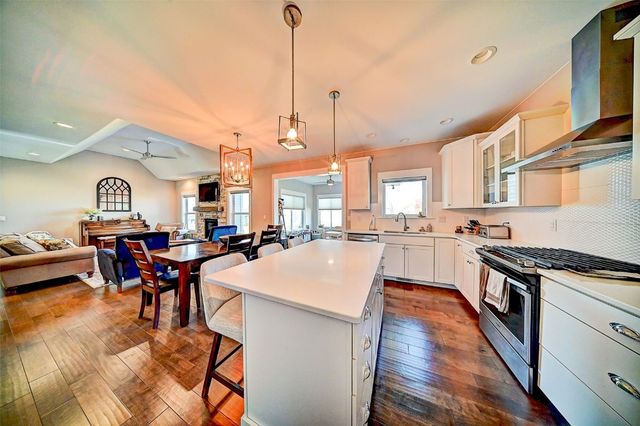 1005 Iris Avenue, Tiffin, IA 52340