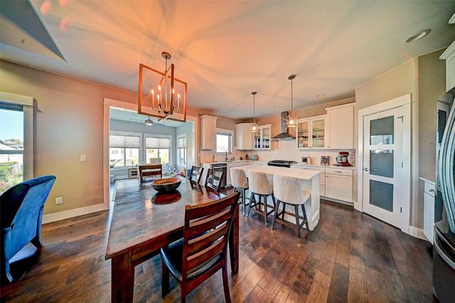 1005 Iris Avenue, Tiffin, IA 52340