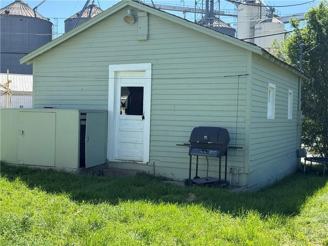 117 N Boardman Street, Pleasant Hill, MO 64080