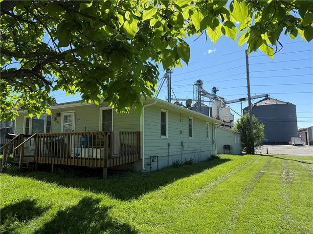 117 N Boardman Street, Pleasant Hill, MO 64080