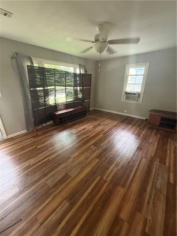117 N Boardman Street, Pleasant Hill, MO 64080