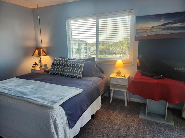 19029 US HIGHWAY 19 N 9-305, Clearwater, FL 33764