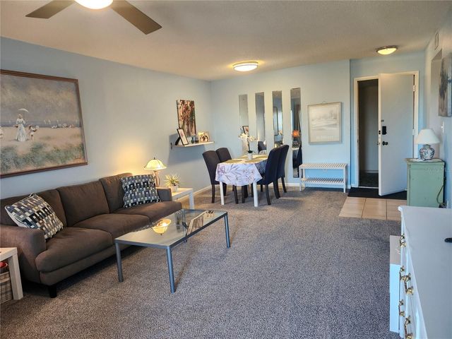 19029 US HIGHWAY 19 N 9-305, Clearwater, FL 33764