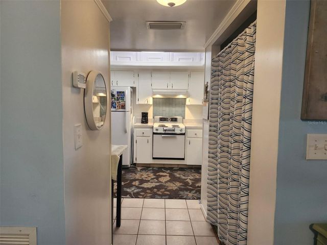 19029 US HIGHWAY 19 N 9-305, Clearwater, FL 33764