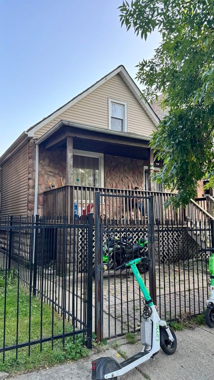 4925 W Erie Street, Chicago, IL 60644