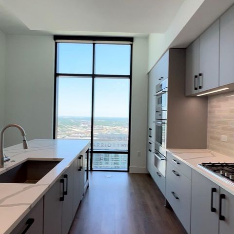 808 Crawford Street 4108, Houston, TX 77010