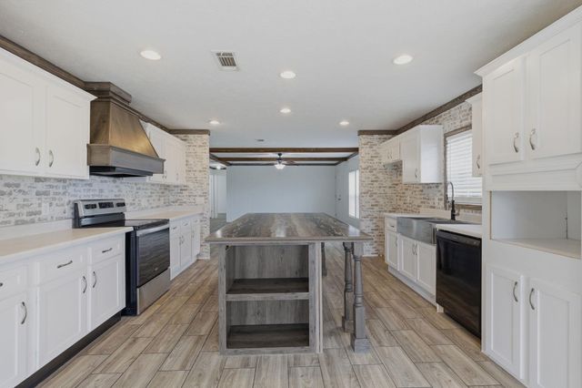 335 Storozyszyn, Deridder, LA 70634