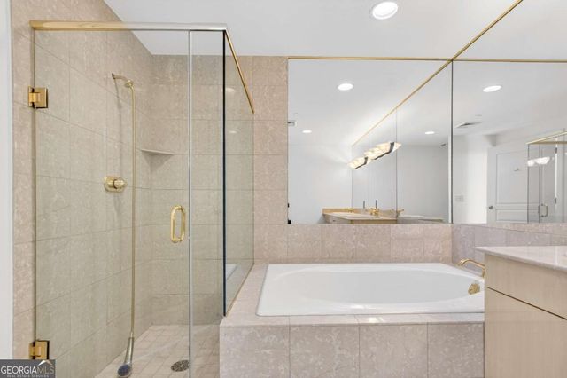 700 Park Regency Place NE 2104, Atlanta, GA 30326