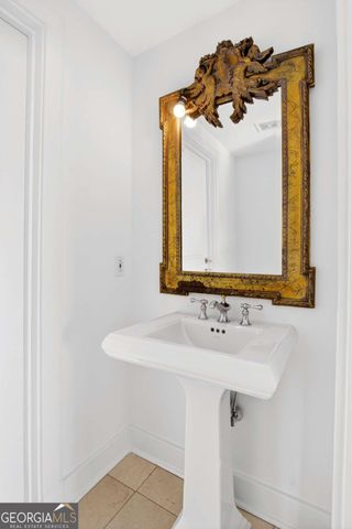 700 Park Regency Place NE 2104, Atlanta, GA 30326