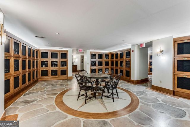 700 Park Regency Place NE 2104, Atlanta, GA 30326