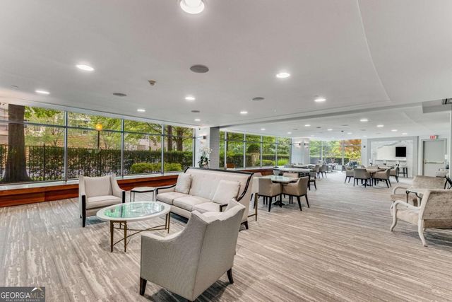 700 Park Regency Place NE 2104, Atlanta, GA 30326