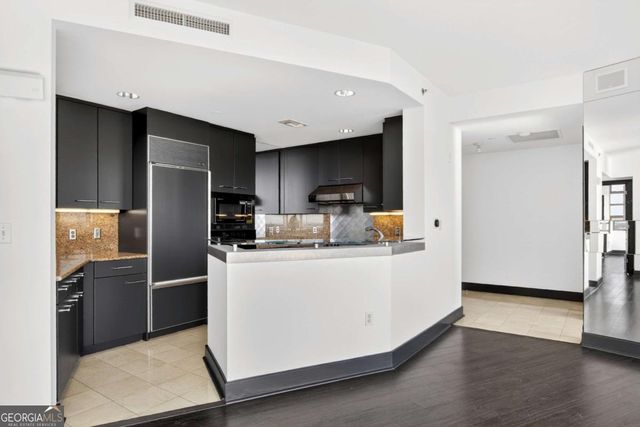 700 Park Regency Place NE 2104, Atlanta, GA 30326