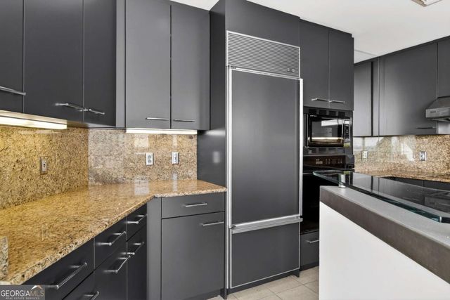 700 Park Regency Place NE 2104, Atlanta, GA 30326