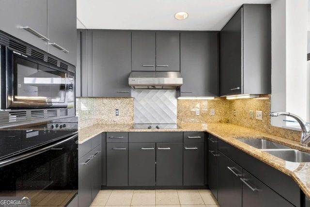 700 Park Regency Place NE 2104, Atlanta, GA 30326