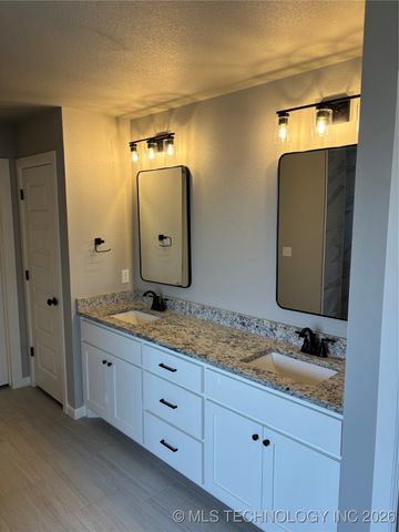 14170 N 54th East Avenue, Collinsville, OK 74021