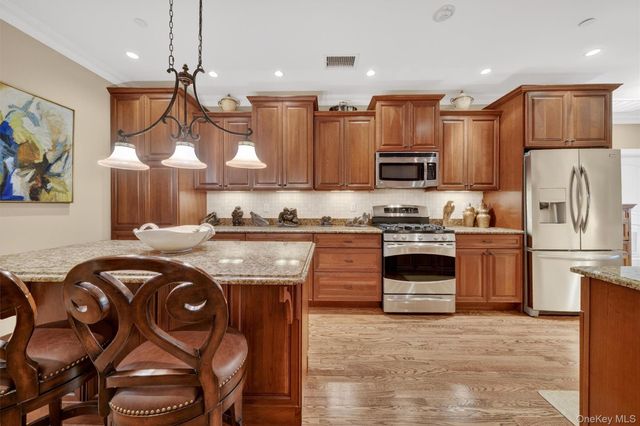 4205 Fred Ill Jr Court, Pearl River, NY 10965