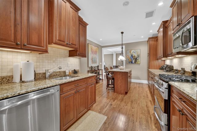 4205 Fred Ill Jr Court, Pearl River, NY 10965