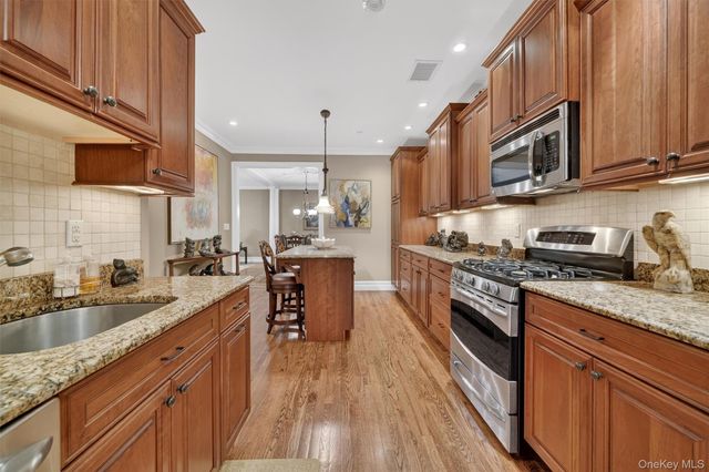 4205 Fred Ill Jr Court, Pearl River, NY 10965