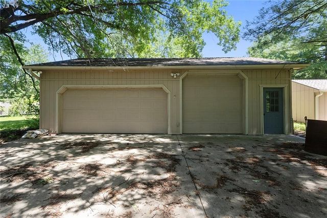 1228 Town And Country Lane, Plattsburg, MO 64477