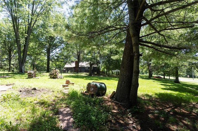 1228 Town And Country Lane, Plattsburg, MO 64477