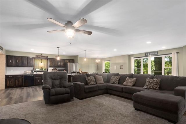 1228 Town And Country Lane, Plattsburg, MO 64477